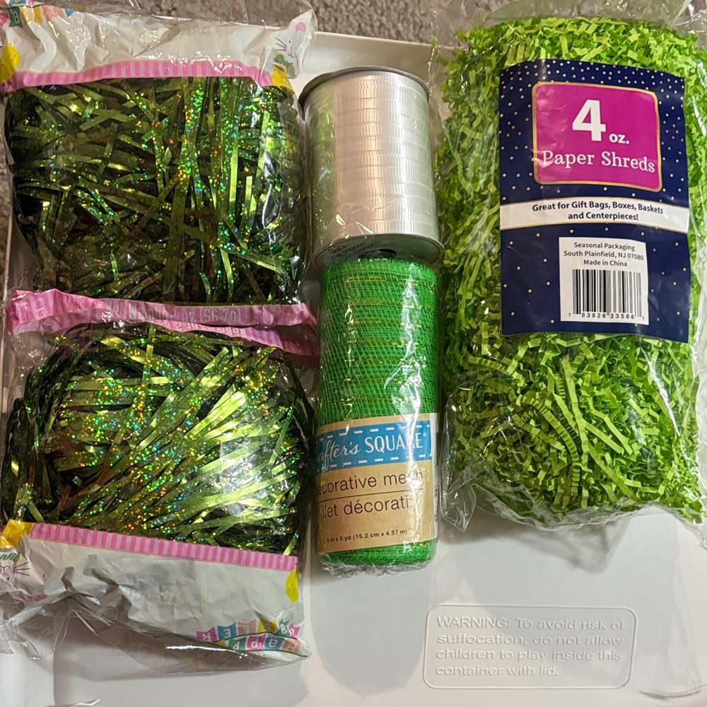 Green and Silver Party Decoration Set